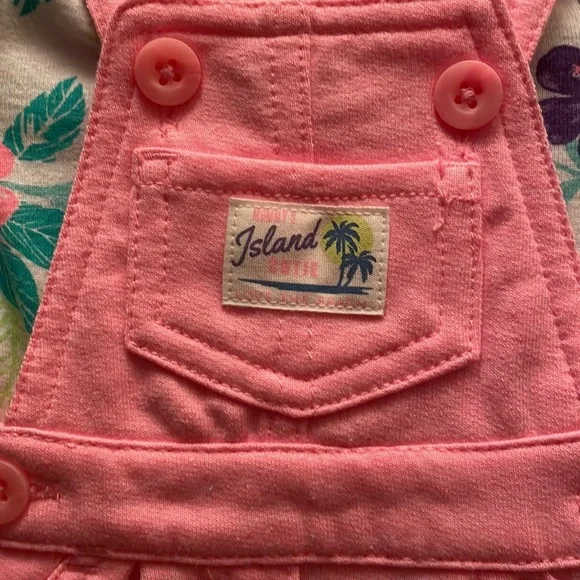 Carter’s Newborn Girls 2piece.​ - Picture 2 of 5